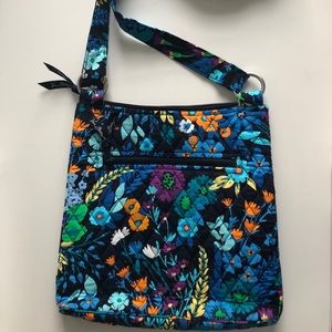 Large Vera Bradley crossbody purse